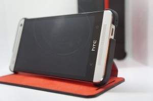 HTC-One-with-case-575x3811