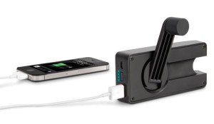 eton-boostturbine-2000-hand-crank-rechargeable-emergency-cell-phone-charger-xl
