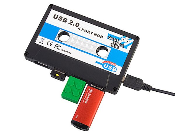 USB hub in cassette tape